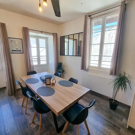 Duplex Le Chai De L'abreuvoir 생트