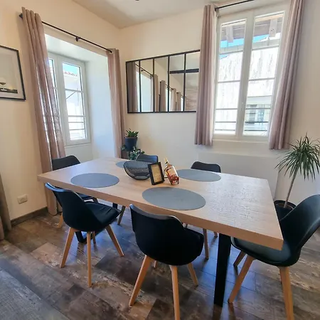 Duplex Le Chai De L'abreuvoir 생트